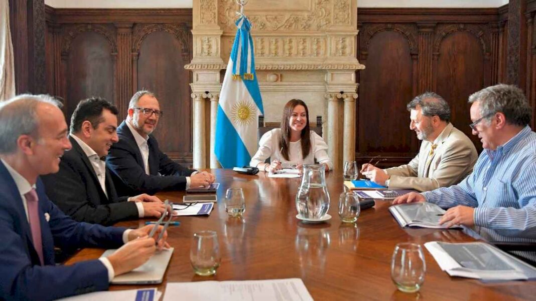 el-gobierno-negocia-cambios-en-el-dnu-con-gremios-dialoguistas-para-intentar-dividir-a-la-cgt-antes-del-paro