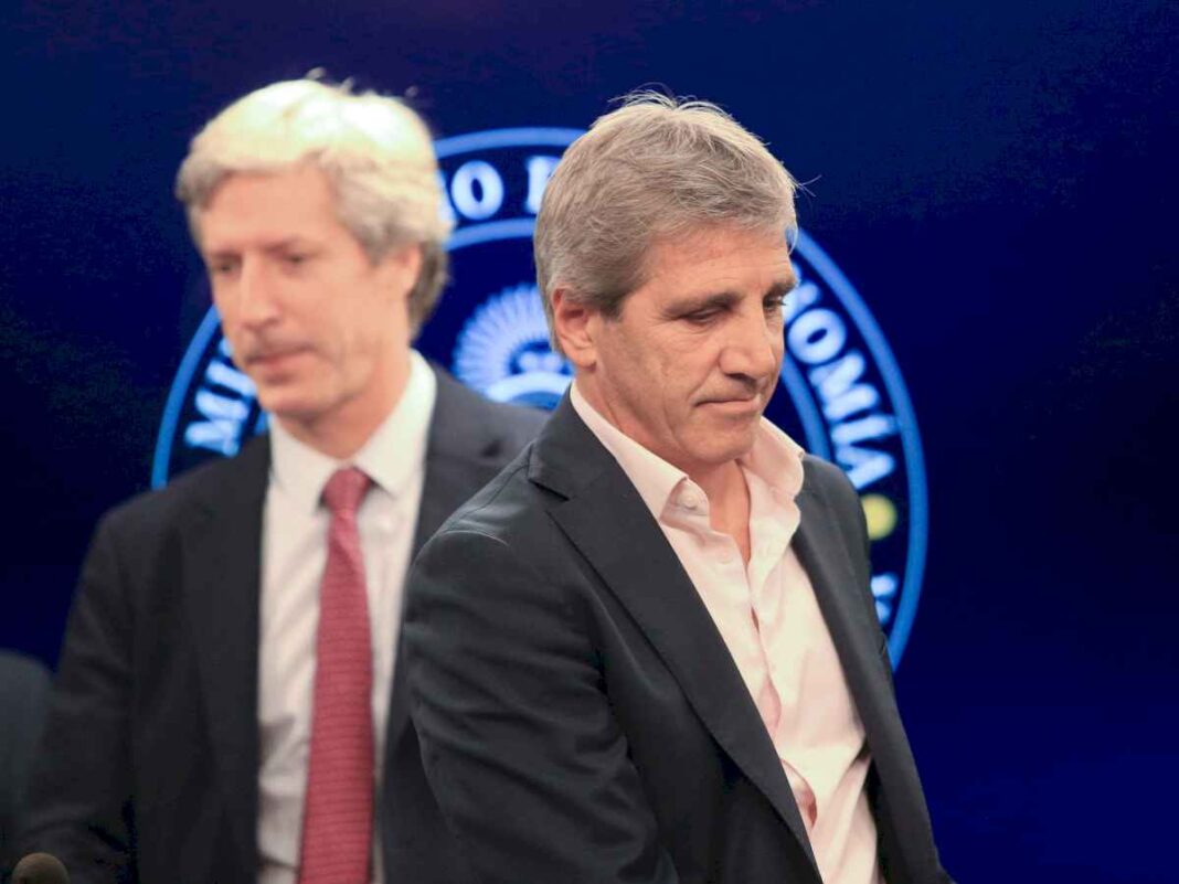 el-plan-caputo-y-su-licuadora-de-pesos:-las-dudas-a-un-mes-de-su-puesta-en-marcha