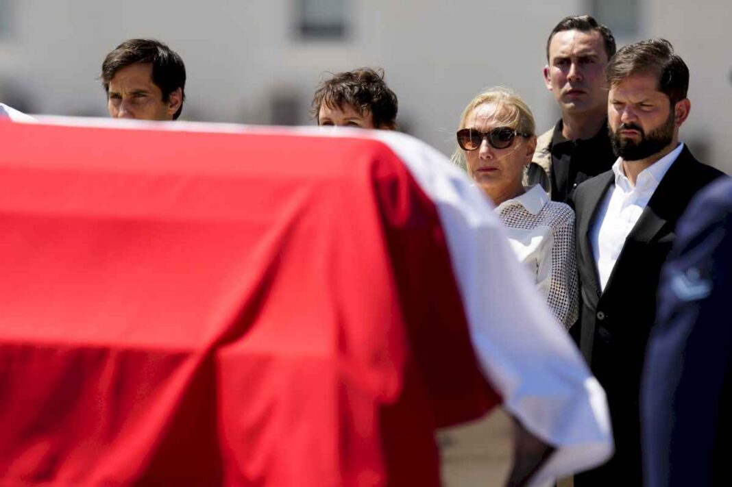 confirman-que-sebastian-pinera-murio-ahogado-y-empezo-el-funeral-de-estado