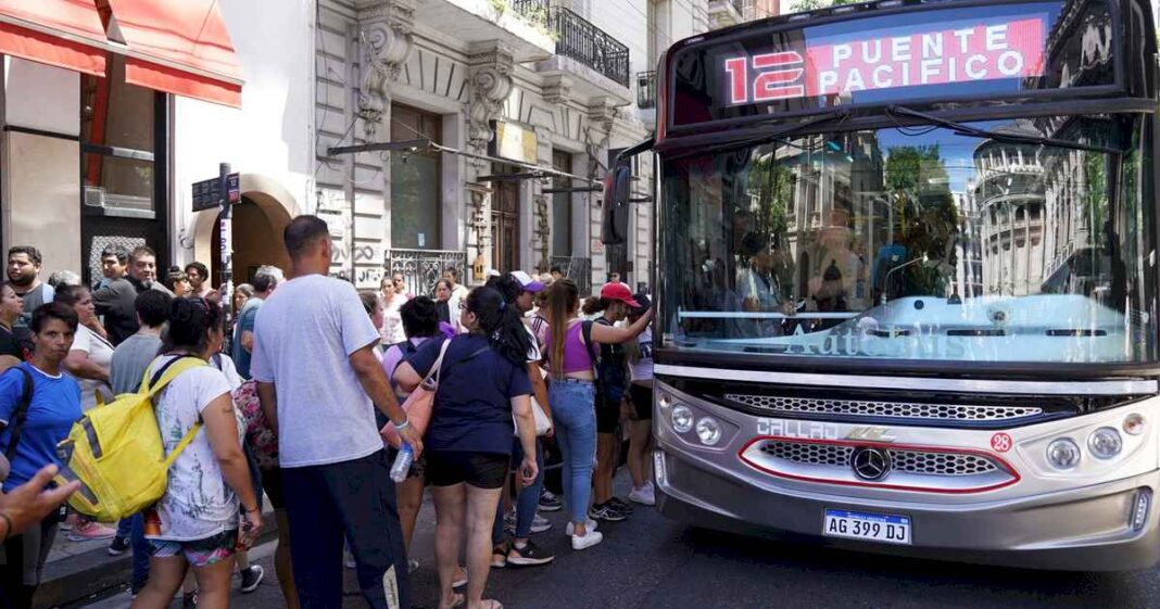 colectivos:-ya-hay-menos-frecuencias-y-nacion-se-quiere-correr-de-las-decisiones-sobre-tarifas