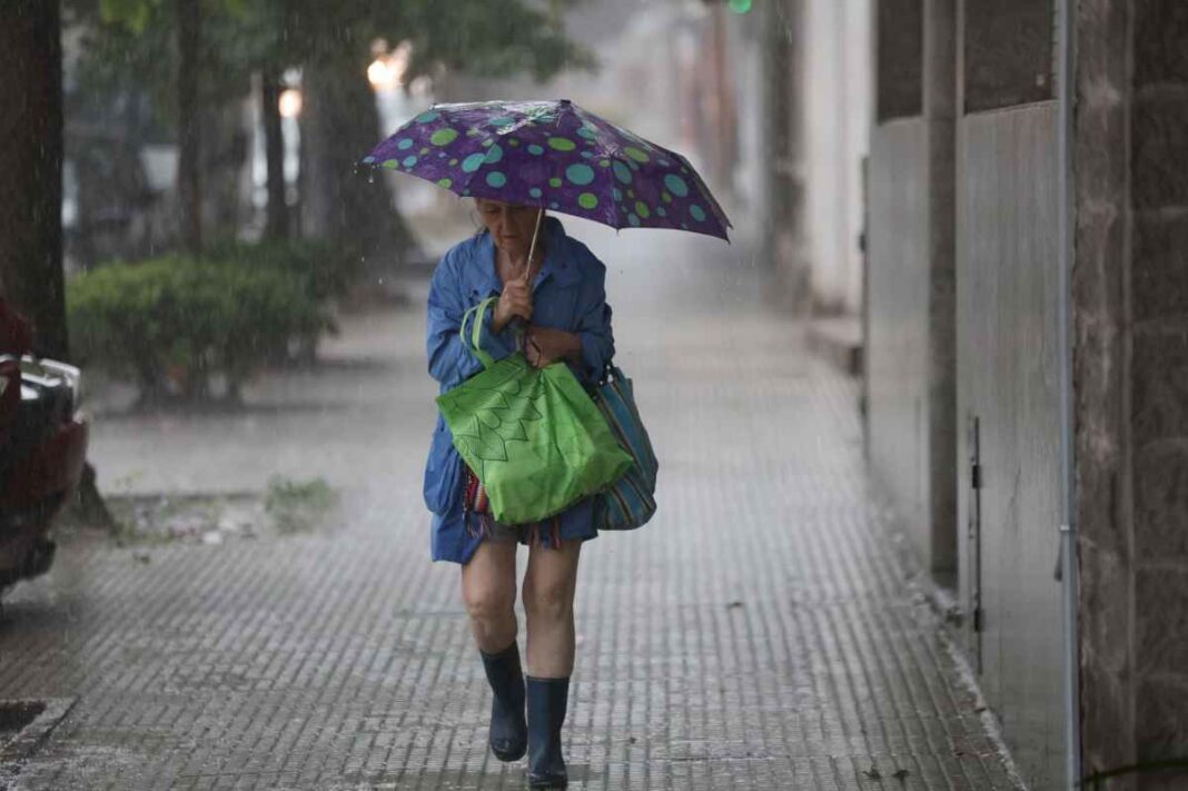 alerta-meteorologica-en-10-provincias-por-rafagas-y-tormentas-intensas