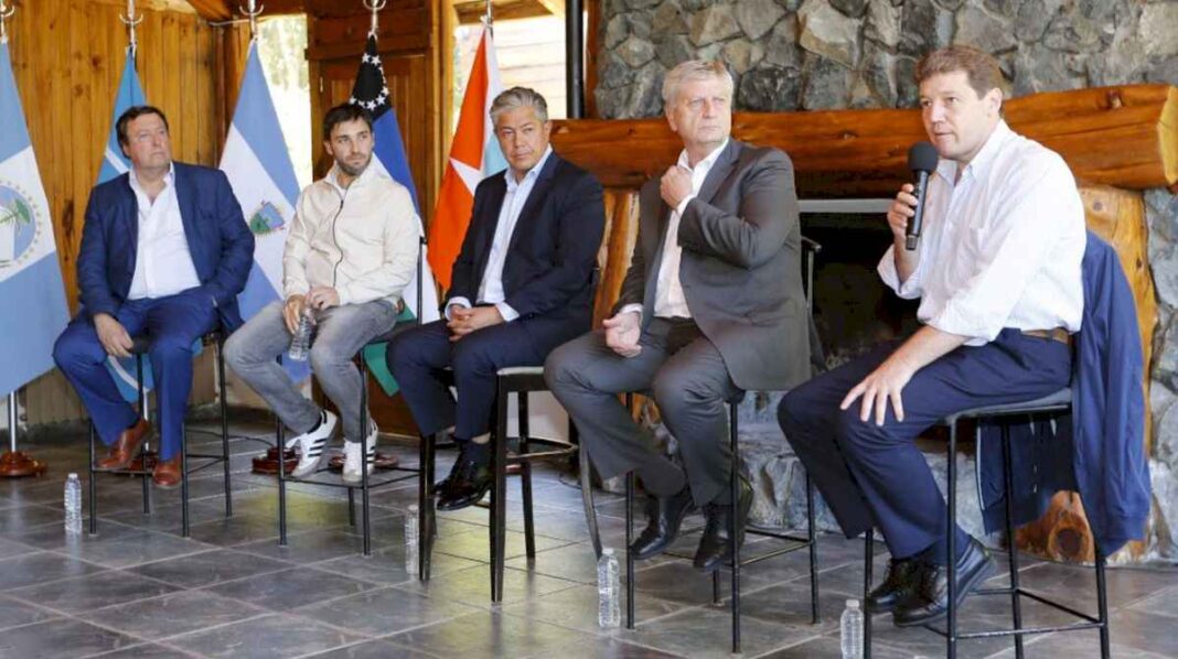 gobernadores-del-sur-cruzan-a-milei-por-la-coparticipacion-y-advierten-que-chubut-no-entregara-petroleo-ni-gas