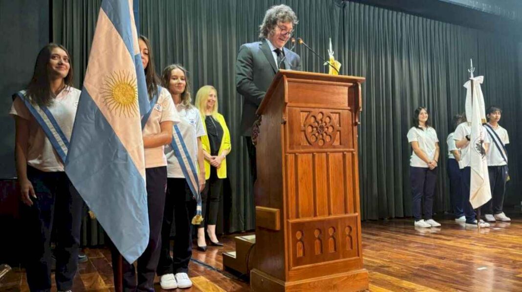 javier-milei-inaugura-el-ciclo-lectivo-del-colegio-al-que-asistio