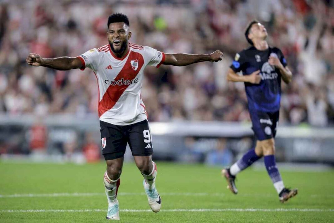 river-dejo-atras-a-independiente-rivadavia-y-es-uno-de-los-punteros