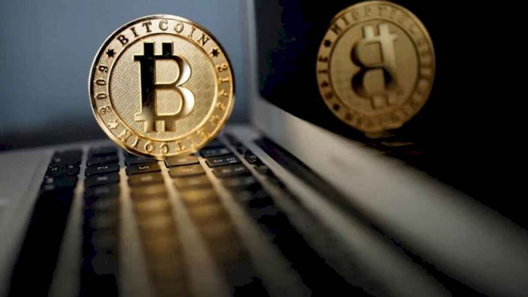 tras-alcanzar-un-nuevo-precio-maximo-historico,-el-bitcoin-se-acomoda-apenas-debajo-de-los-u$s-73.000