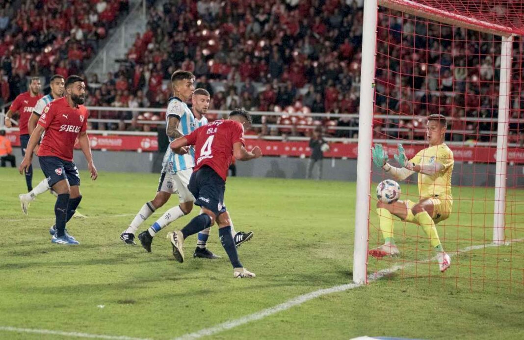 independiente-se-complico-con-la-clasificacion-en-la-copa-de-la-liga-y-salio-cubierto-de-silbidos,-pero-tevez-dijo-que-esta-orgulloso