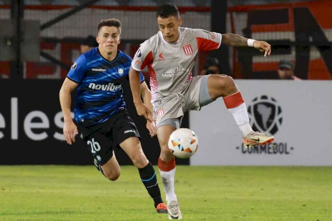 copa-libertadores:-estudiantes-arranco-su-periplo-copero-con-un-empate-en-chile-ante-huachipato