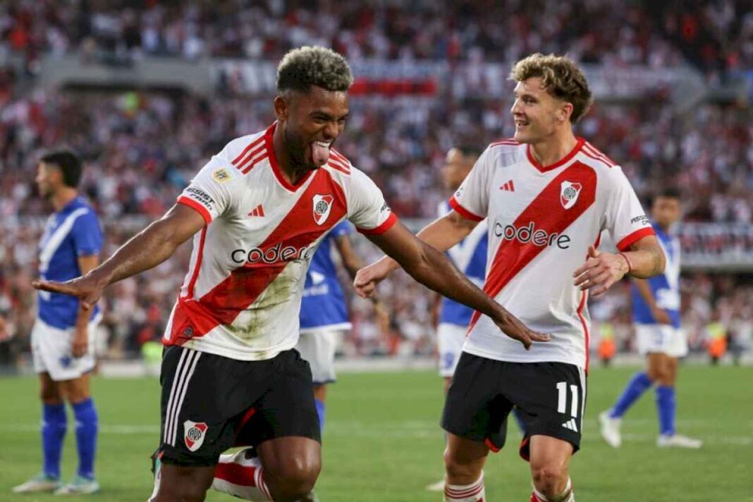 a-que-hora-juega-river-hoy-vs-nacional-por-copa-libertadores,-donde-ver-y-formaciones