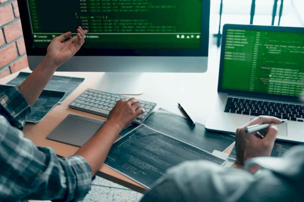 los-programadores-siguen-siendo-la-estrella-del-mercado-laboral-con-home-office-y-sueldos-altos