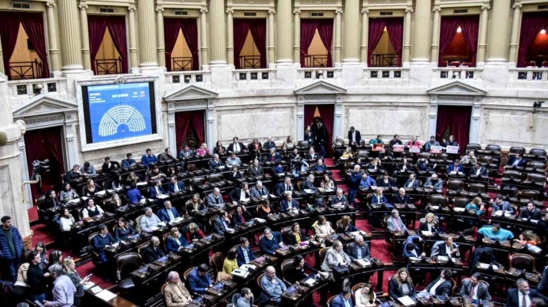 en-una-sesion-caotica-en-diputados,-la-oposicion-fijo-fecha-para-el-dictamen-por-el-presupuesto-universitario