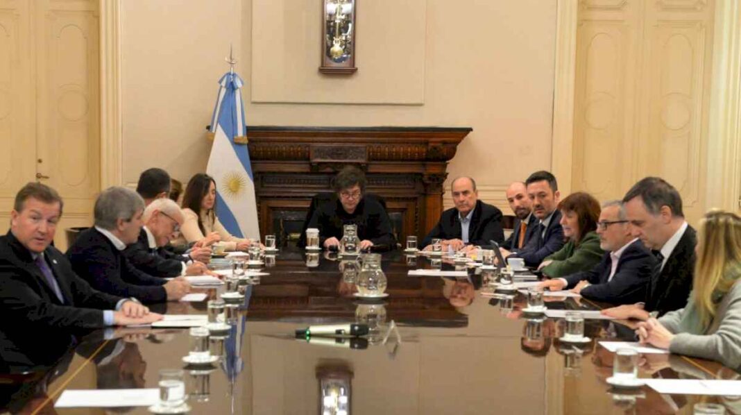 milei-posterga-una-nueva-reestructuracion-del-gabinete-para-priorizar-la-reglamentacion-del-paquete-fiscal