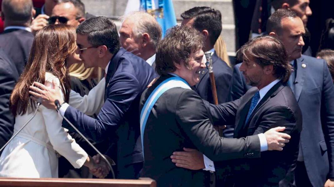 milei-recibira-a-lacalle-pou-en-un-intento-por-bajar-la-tension-con-uruguay