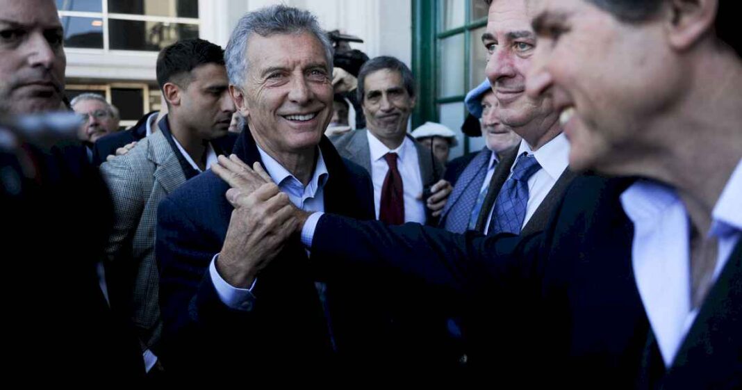 mauricio-macri-visito-la-exposicion-rural:-dijo-que-el-pro-«esta-muy-fuerte»-y-parangono-a-milei-al-grito-de-«viva-el-campo,-carajo»