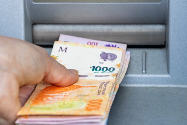 Empleadas domésticas: cuánto y cuándo se cobra el aguinaldo en junio 2025