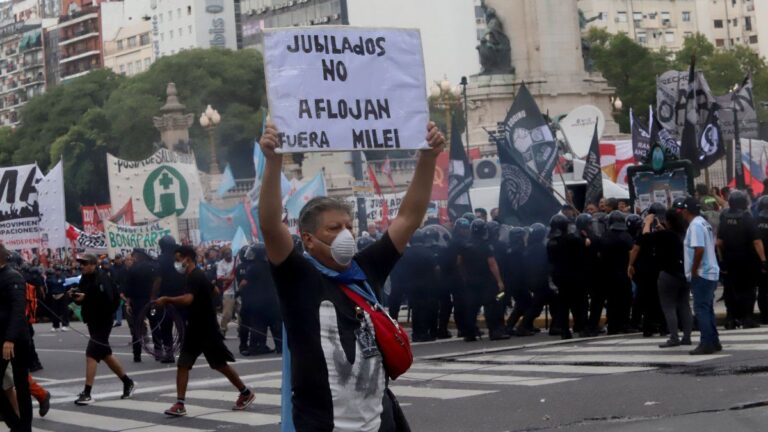 Mega marcha en el Congreso: protestas por jubilados, Ni Una Menos y el Hospital Garrahan