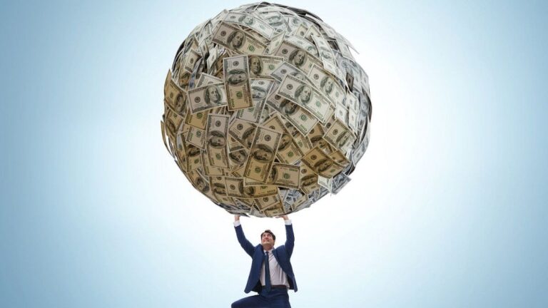 Empresas de la región bajo estrés financiero: crecen los defaults y se duplica el apalancamiento