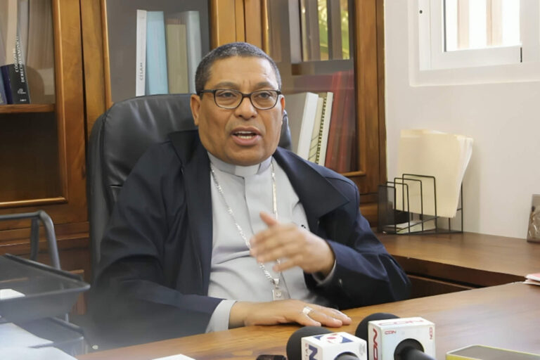 Líder religioso pide control migratorio: ‘Haití destruyó su país y puede pasar aquí’