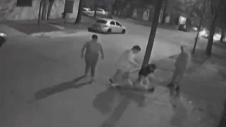 Conmoción en Colón: adolescente de 17 años fue brutalmente golpeado en patota