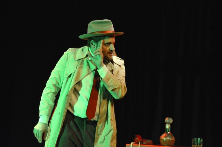 «Bitácora de un suceso nunca resuelto y jamás acontecido» sube a escena y consolida su éxito