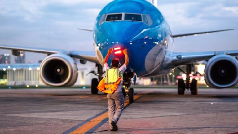 El Gobierno dictó conciliación obligatoria en el conflicto de los controladores áereos