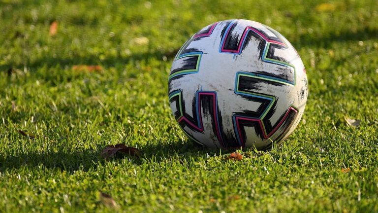 De campeón en el fútbol argentino y romperla en Europa a carpintero