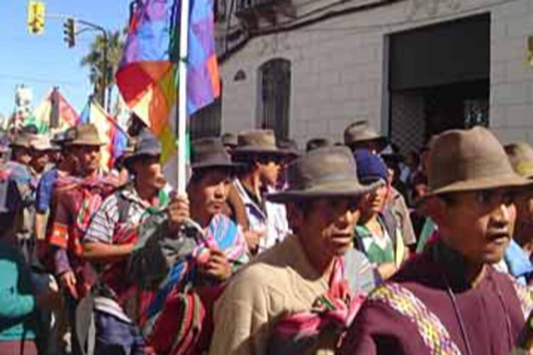 El Gobierno acusó al exdictador Evo Morales de obligar a los campesinos a protegerlo