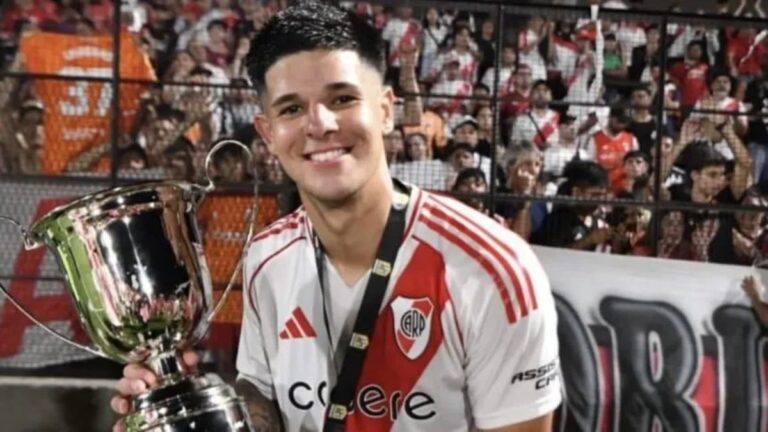 Quién es la joya de la Reserva de River que se va libre al fútbol uruguayo