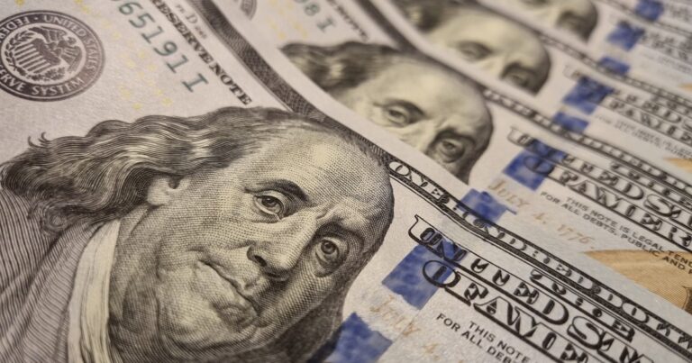 Dólar récord: las 3 claves de la suba que lo lleva a rozar los $1.400