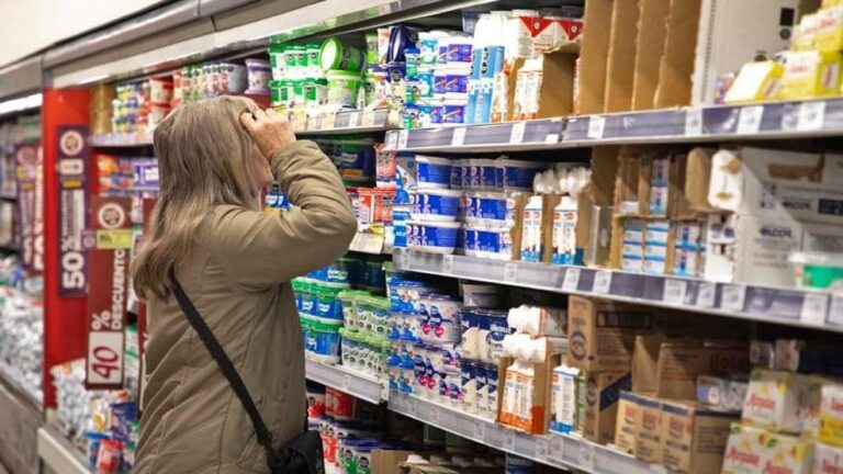 Con el Gobierno interviniendo el dólar, la inflación se mantuvo en 1,9% en agosto