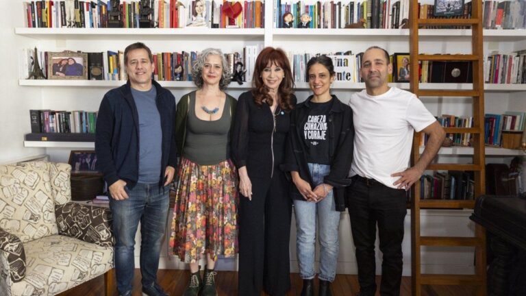 Cristina Kirchner analizó la estrategia parlamentaria de cara al tratamiento del veto a la ley de financiamiento universitario