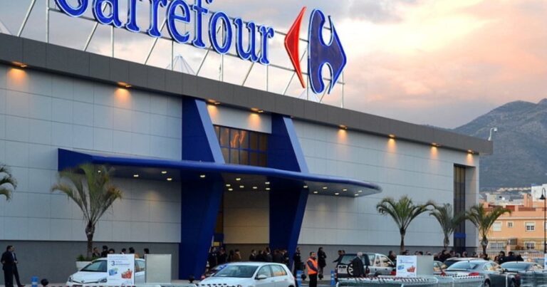 La venta de Carrefour entra en etapa decisiva y se debate entre tres candidatos que quedaron en carrera