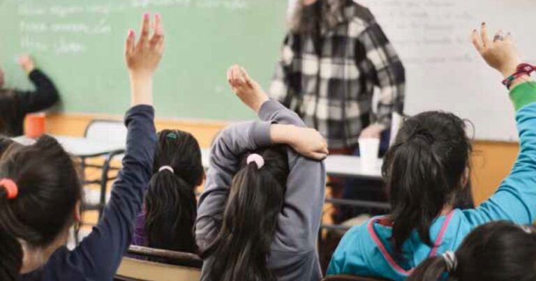 Invertir en educación no arregla los problemas, pero es parte de la solución