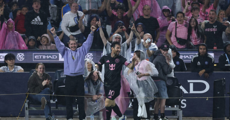 Messi: doblete y asistencia para llevar a Inter Miami a los playoffs