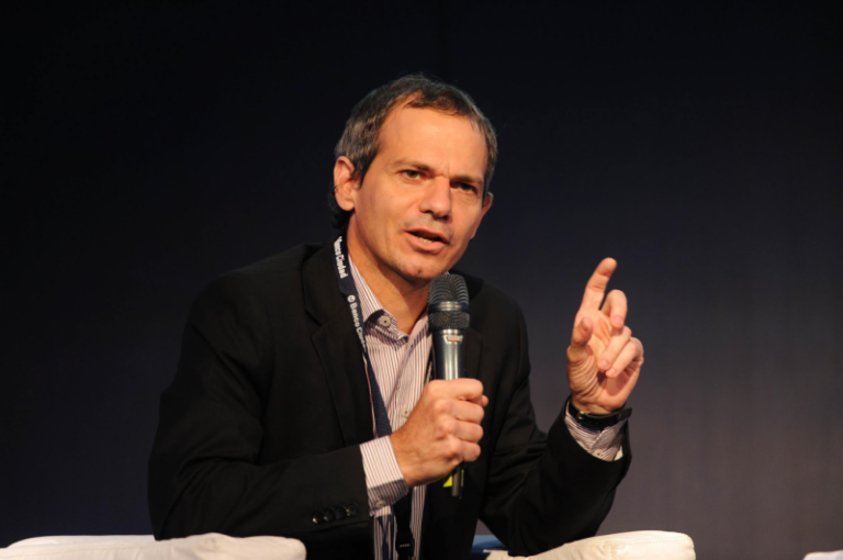 Llach lamentó que lo embarguen por Vicentín: «El mundo no puede ser tan injusto»