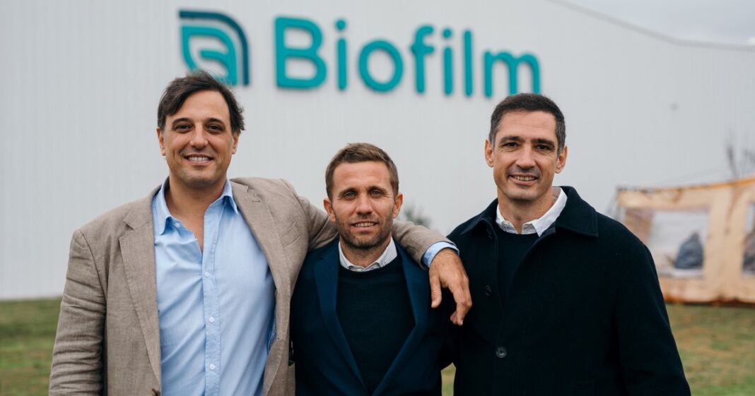 Exterior o interior de la planta de producción de Biofilm en Lobos, provincia de Buenos Aires.