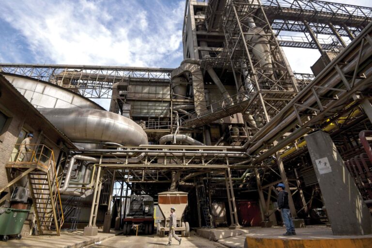 Representación gráfica de biocombustible y una ley, simbolizando la solicitud del sector.
