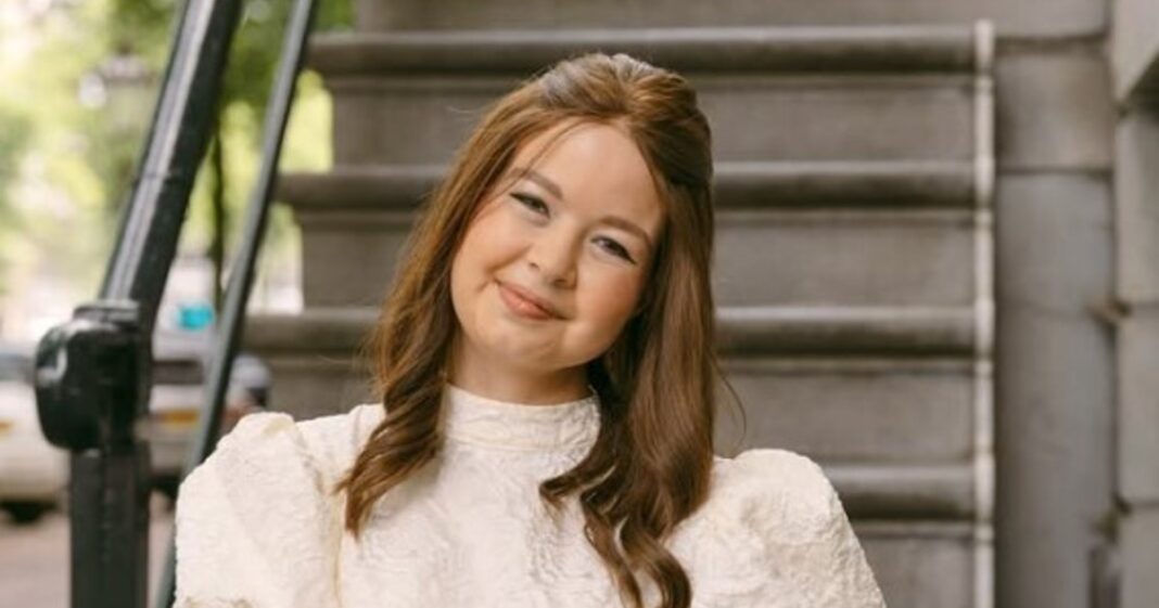 Jade Kopsen sonriente en una foto de perfil