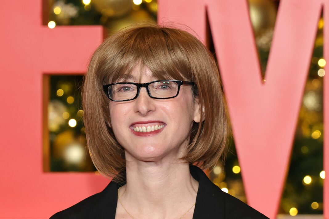 Fotografía de la doctora Sara Cohen, la autora detrás del seudónimo Freida McFadden