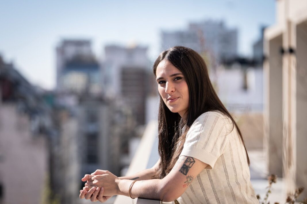 Lucía Solla Sobral, escritora española, autora de Comerás flores