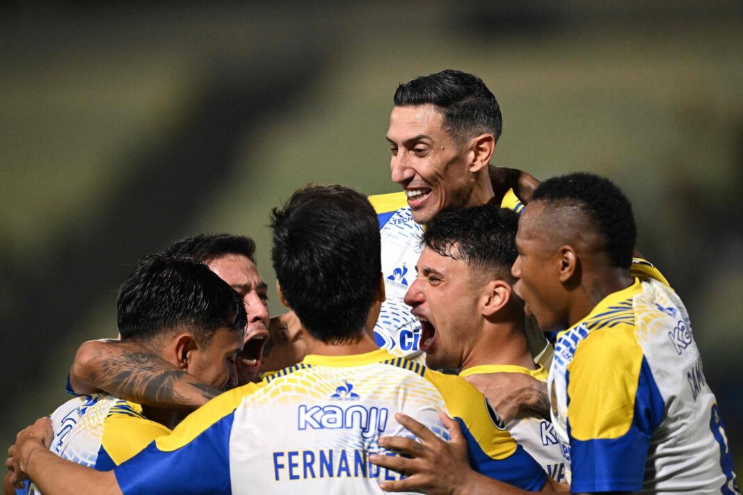 Ángel Di María celebra su primer gol en la Copa Libertadores con Rosario Central