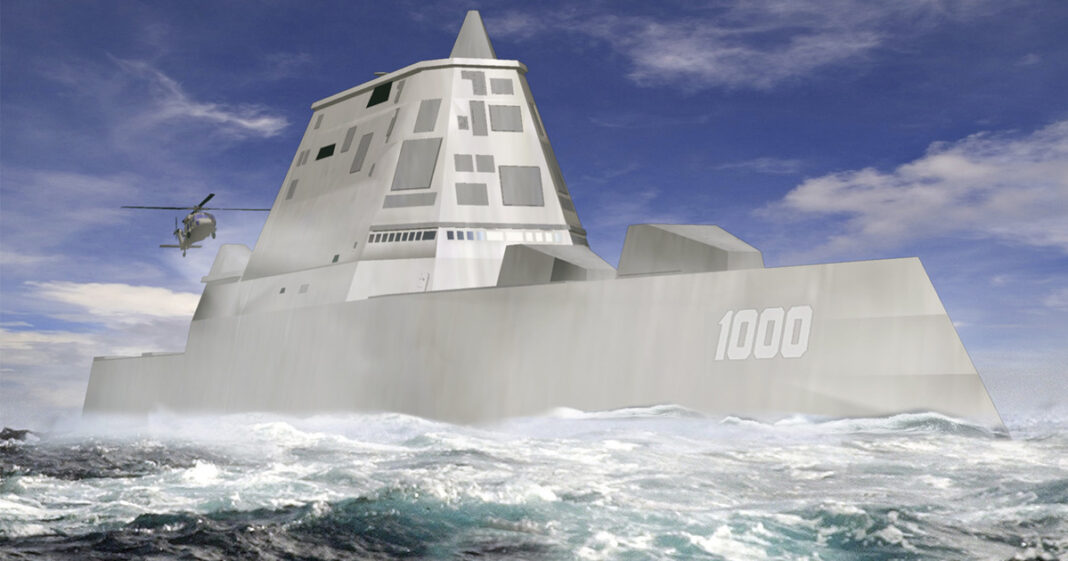El destructor furtivo USS Zumwalt navegando tras su modernización con misiles hipersónicos.