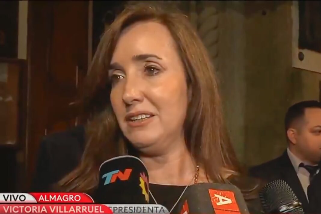 Victoria Villarruel, vicepresidenta de Argentina, en su despacho oficial.