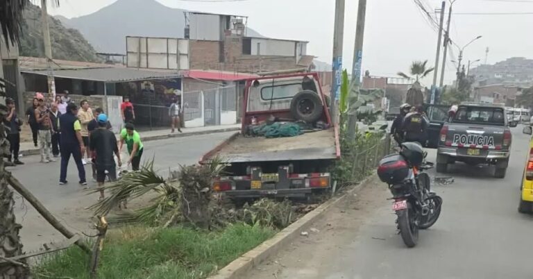 Accidente de tráiler y combi escolar en Vía Pasamayito, Comas