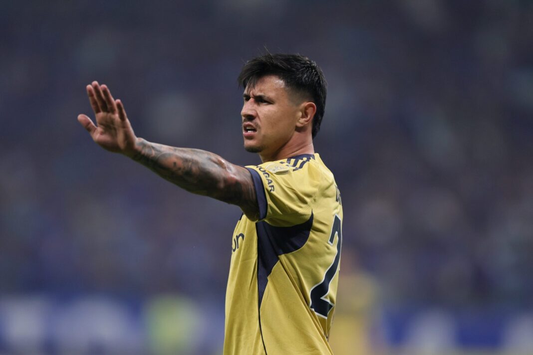 Adam Bareiro lesionado durante un partido de Boca