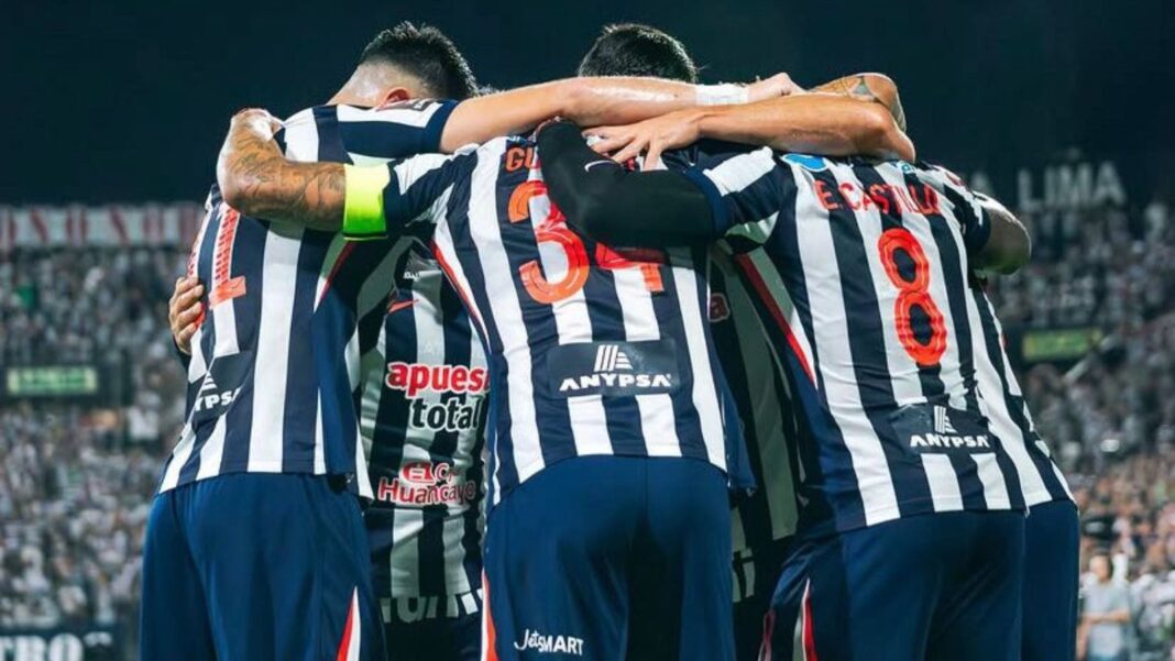 Jugadores de Alianza Lima celebrando el título del Torneo Apertura 2026