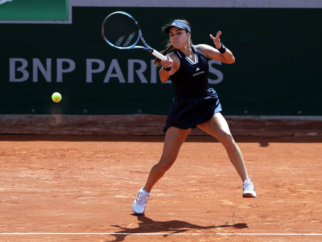 Camila Osorio en la cancha durante Roland Garros 2026