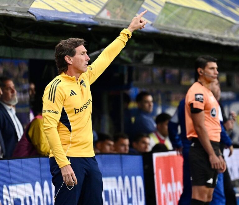 Claudio Úbeda en conferencia de prensa tras la eliminación de Boca Juniors