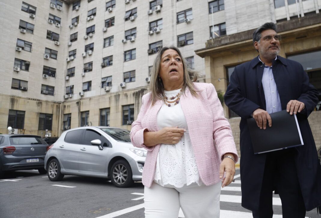 Escribana declarando en Comodoro Py sobre el departamento de Adorni