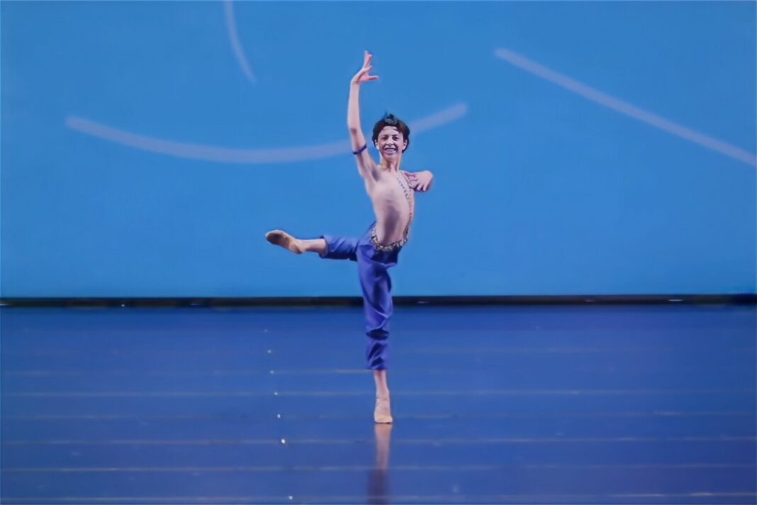 Leonel Galeppi López bailando en el concurso Youth America Grand Prix