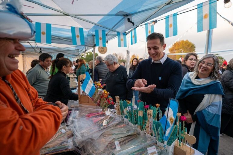 Intendente Julián Álvarez en la Peña de la Patria en Lanús